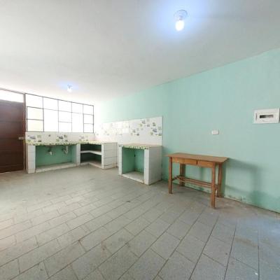 VENTA DE CASA DE 2 PISOS EN URB. FEDERICO VILLARREAL